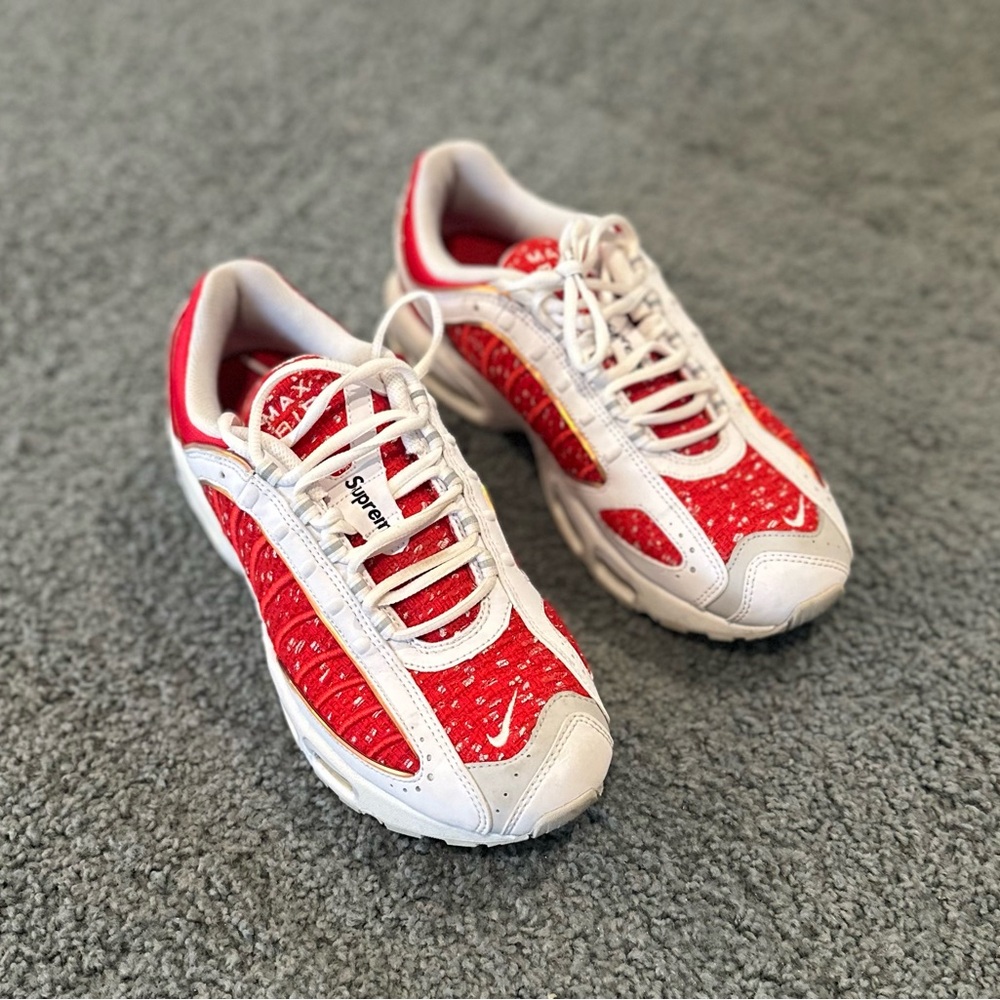 Supreme x Nike Air Max Tailwind IV Red White. Size 9.5 men’s